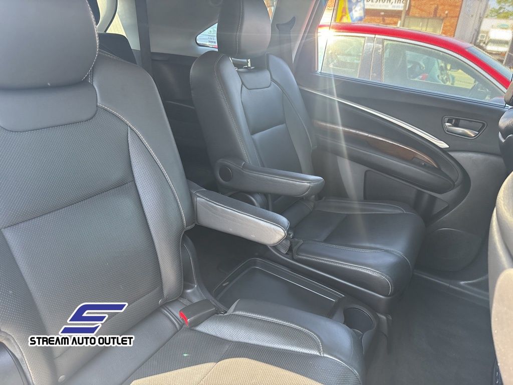 Vehicle image 14 of 40