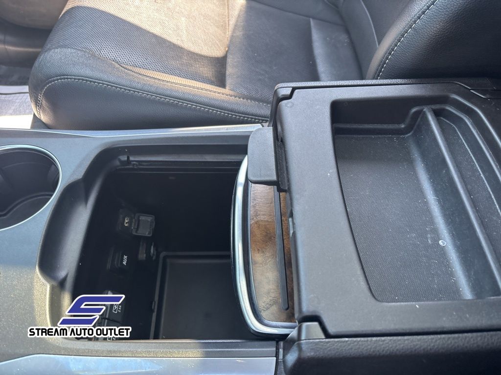 Vehicle image 39 of 40