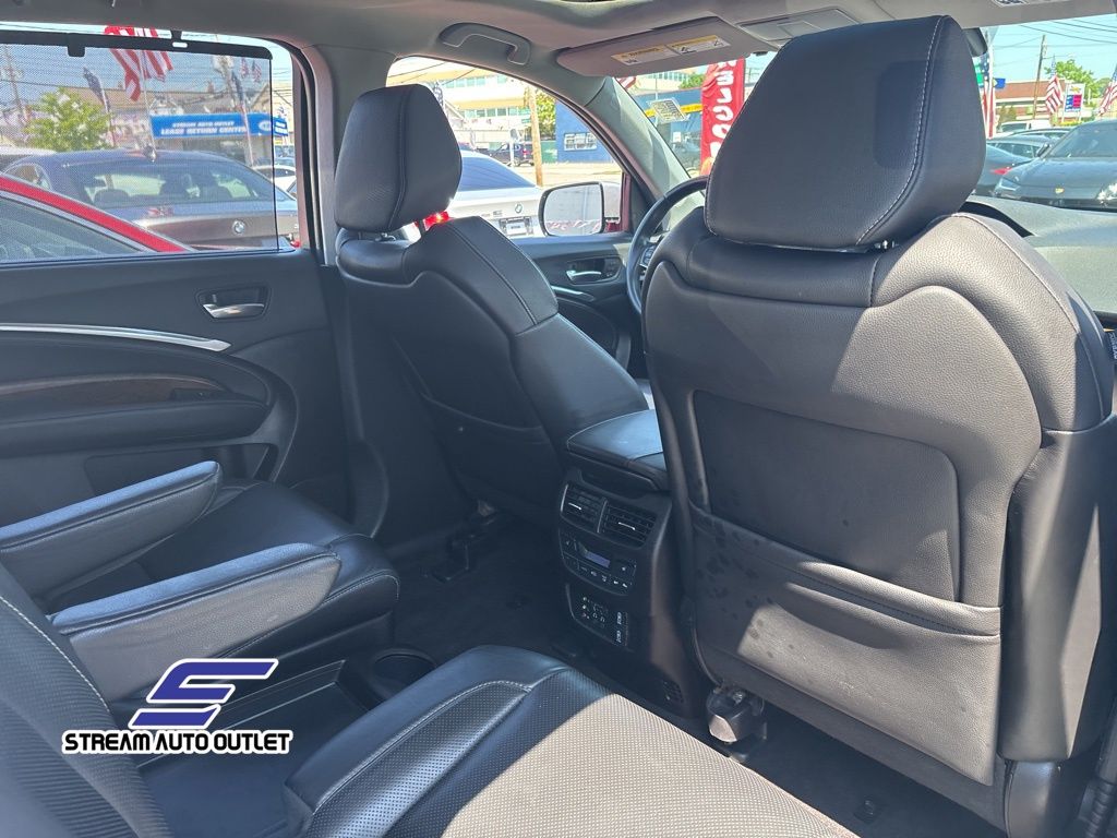 Vehicle image 16 of 40