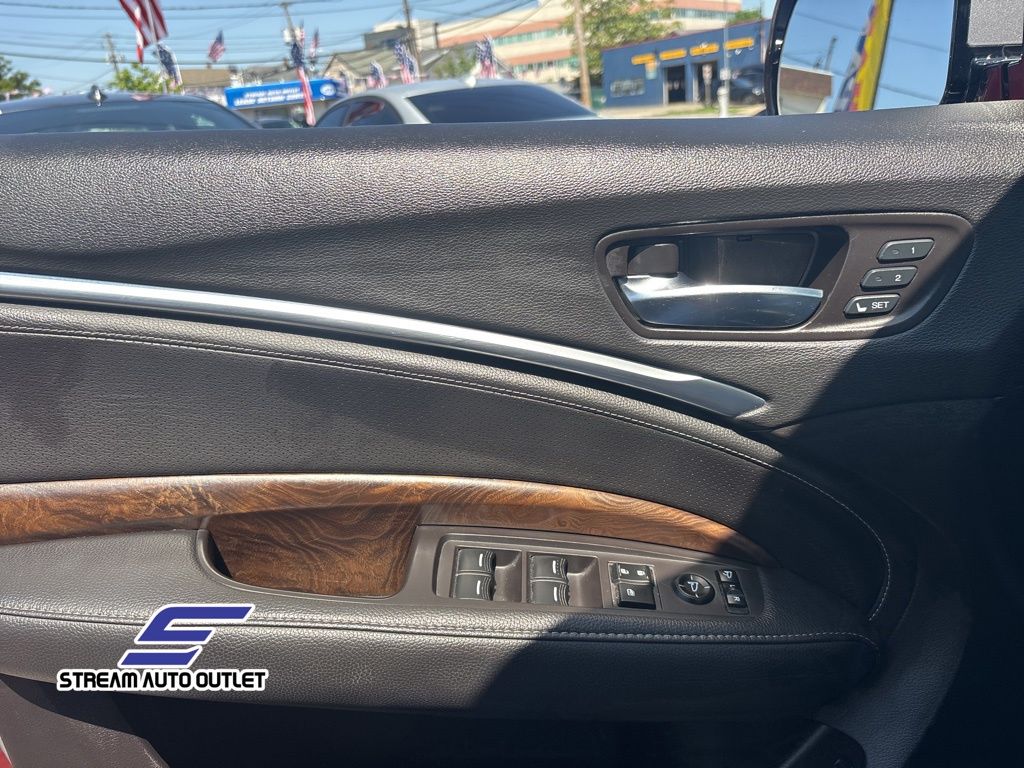 Vehicle image 29 of 40