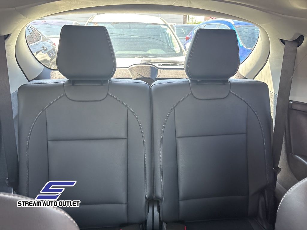 Vehicle image 23 of 40