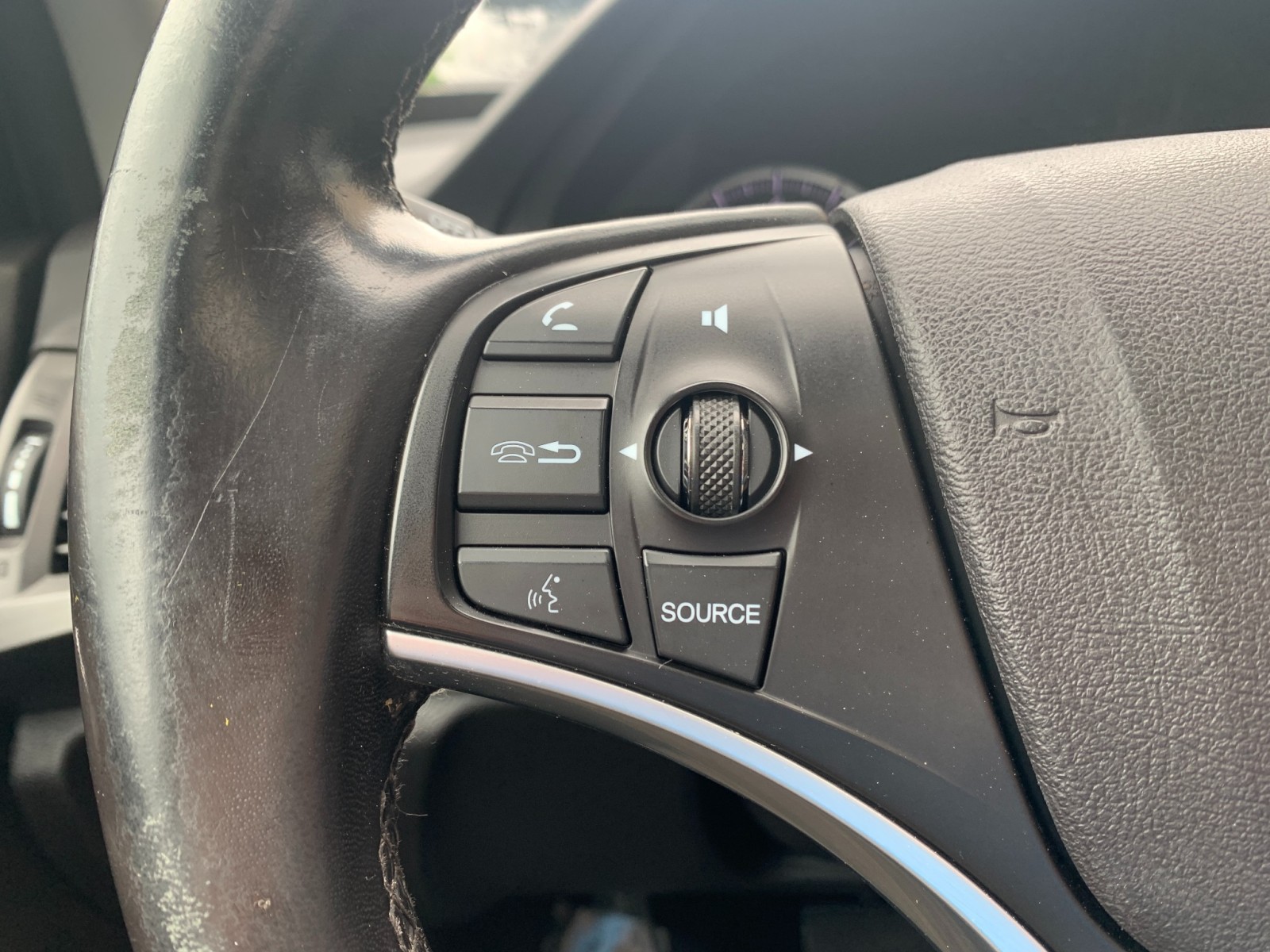 Vehicle image 16 of 36