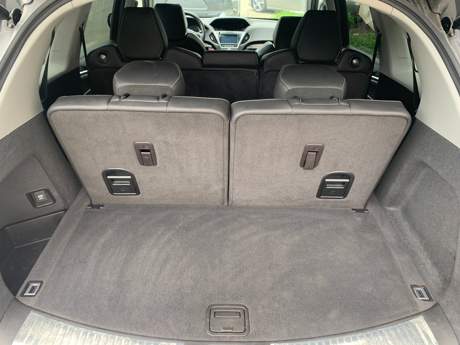 Vehicle image 9 of 36