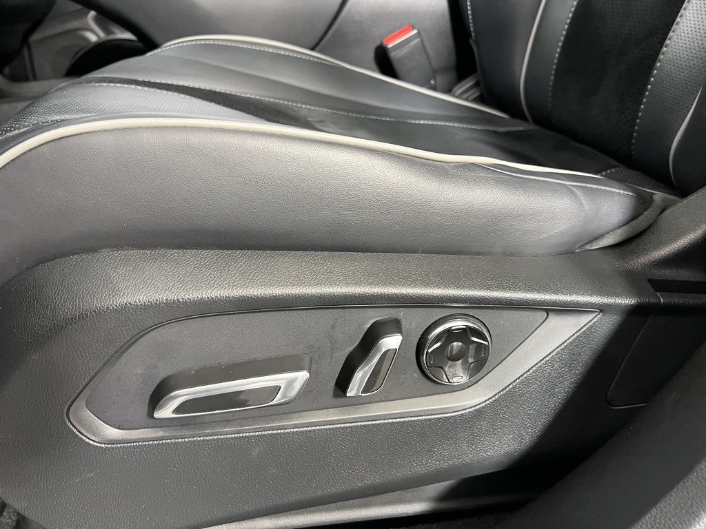 Vehicle image 36 of 52