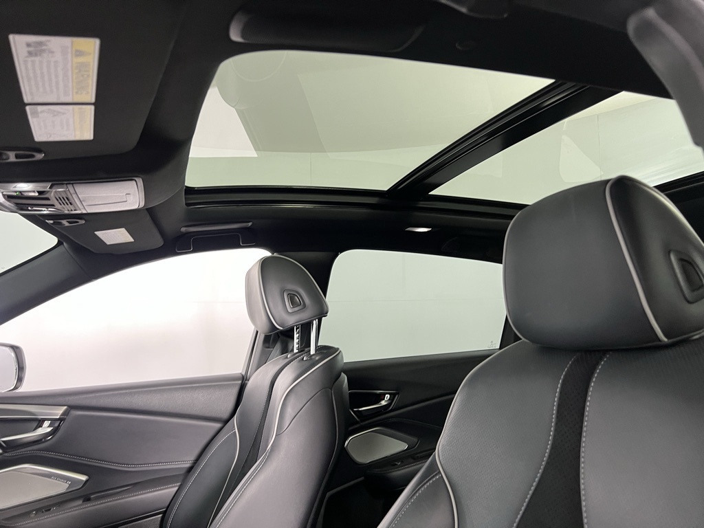 Vehicle image 21 of 52