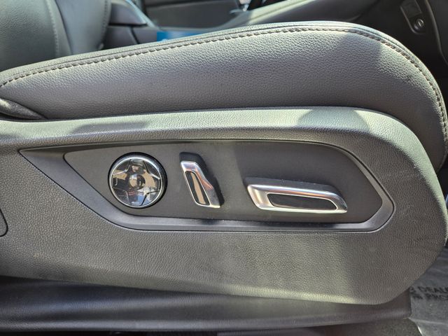 Vehicle image 45 of 47