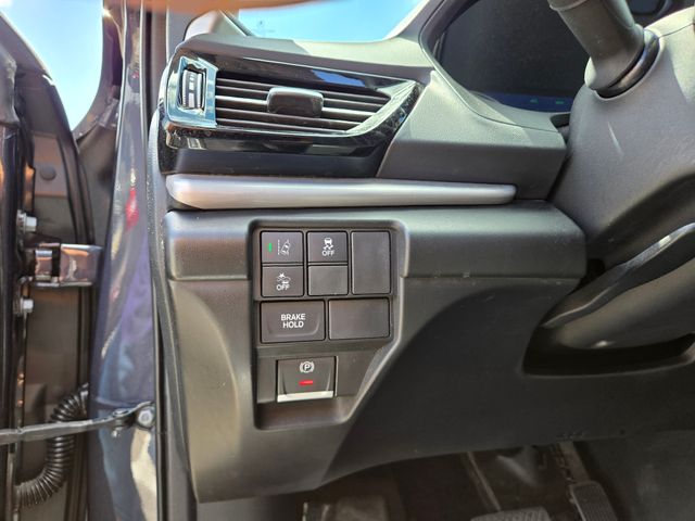 Vehicle image 25 of 47