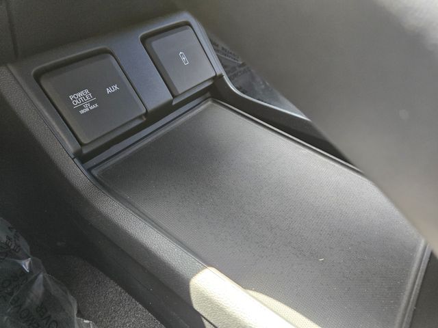 Vehicle image 33 of 47
