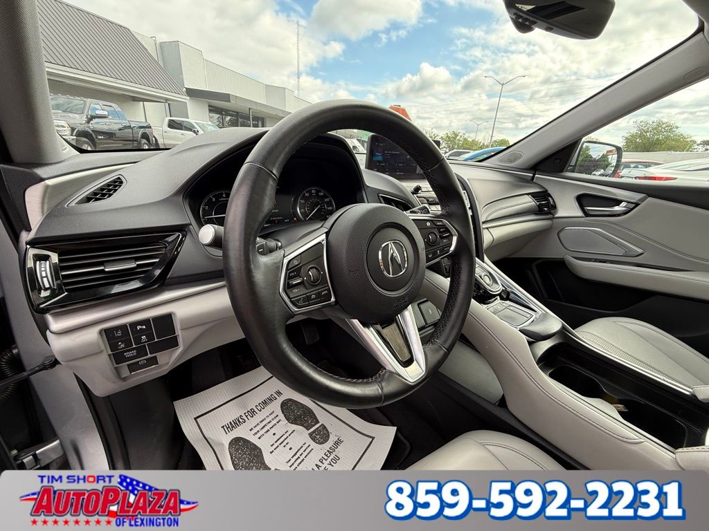 Vehicle image 16 of 36