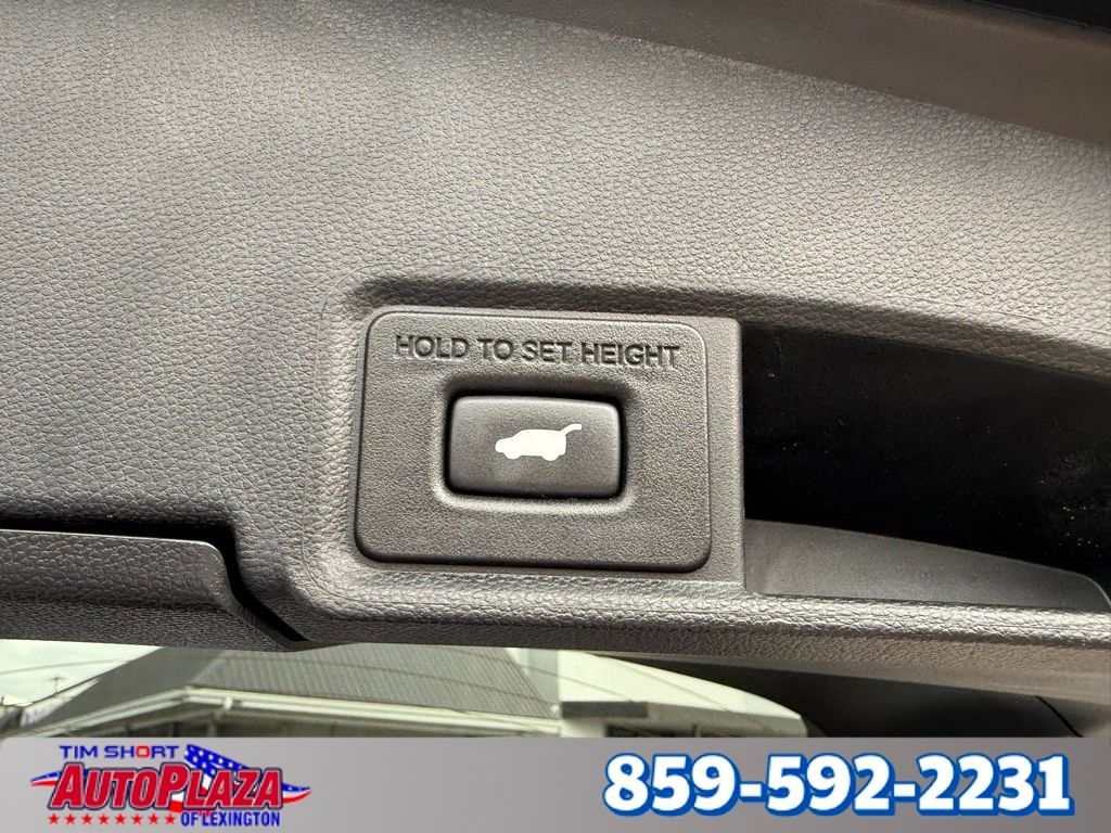 Vehicle image 34 of 36