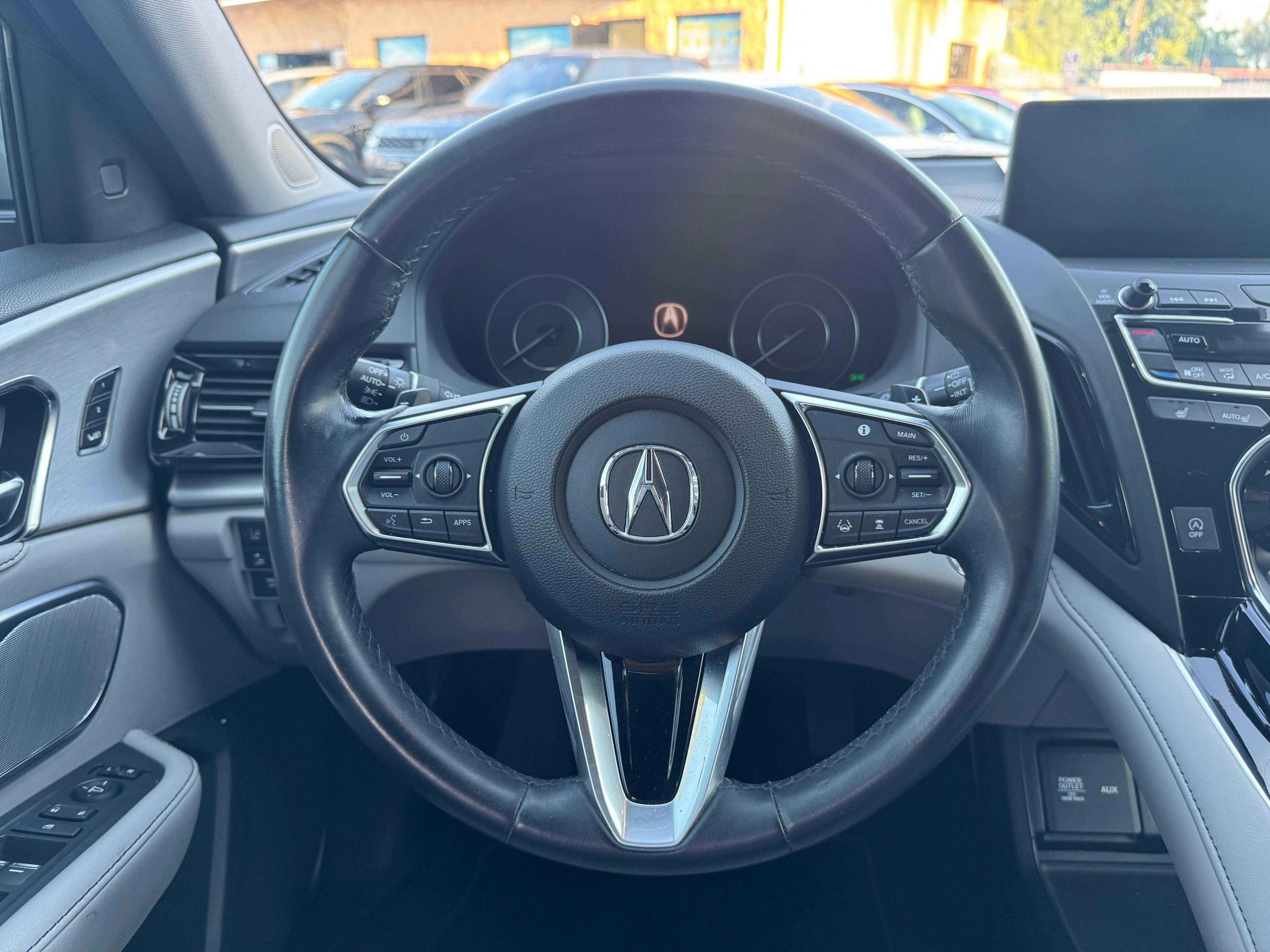 Vehicle image 27 of 83