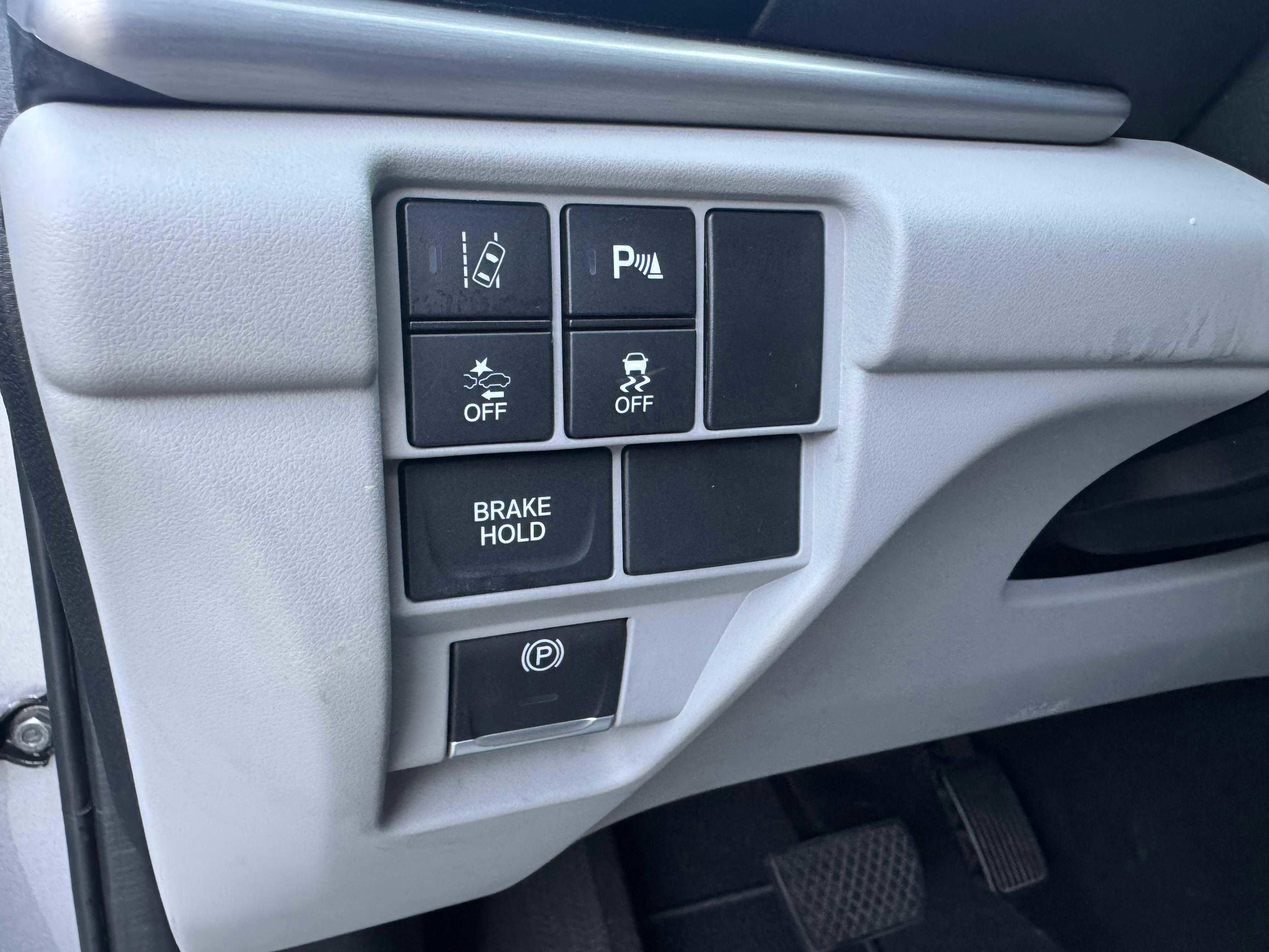 Vehicle image 42 of 83