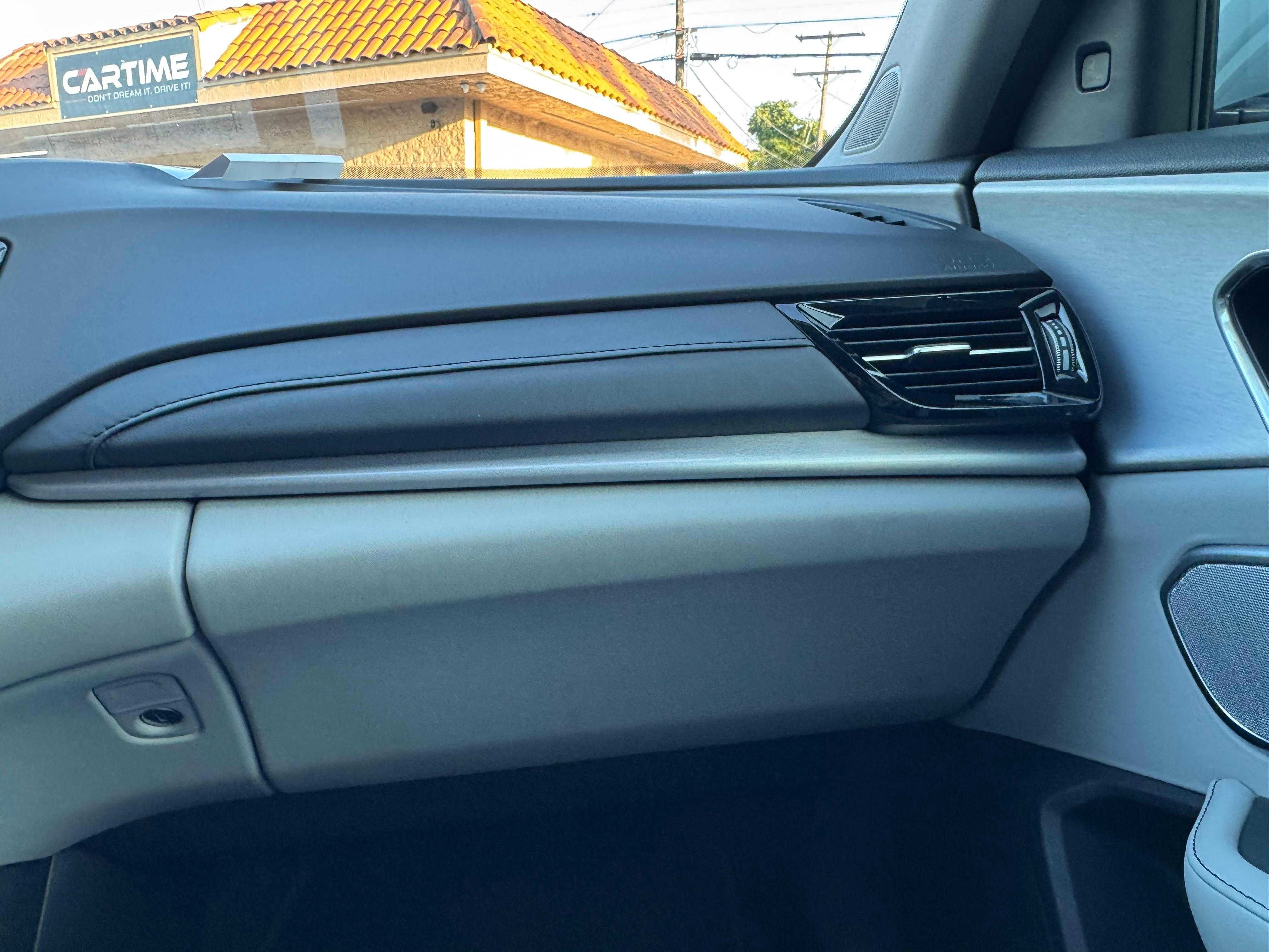 Vehicle image 53 of 83
