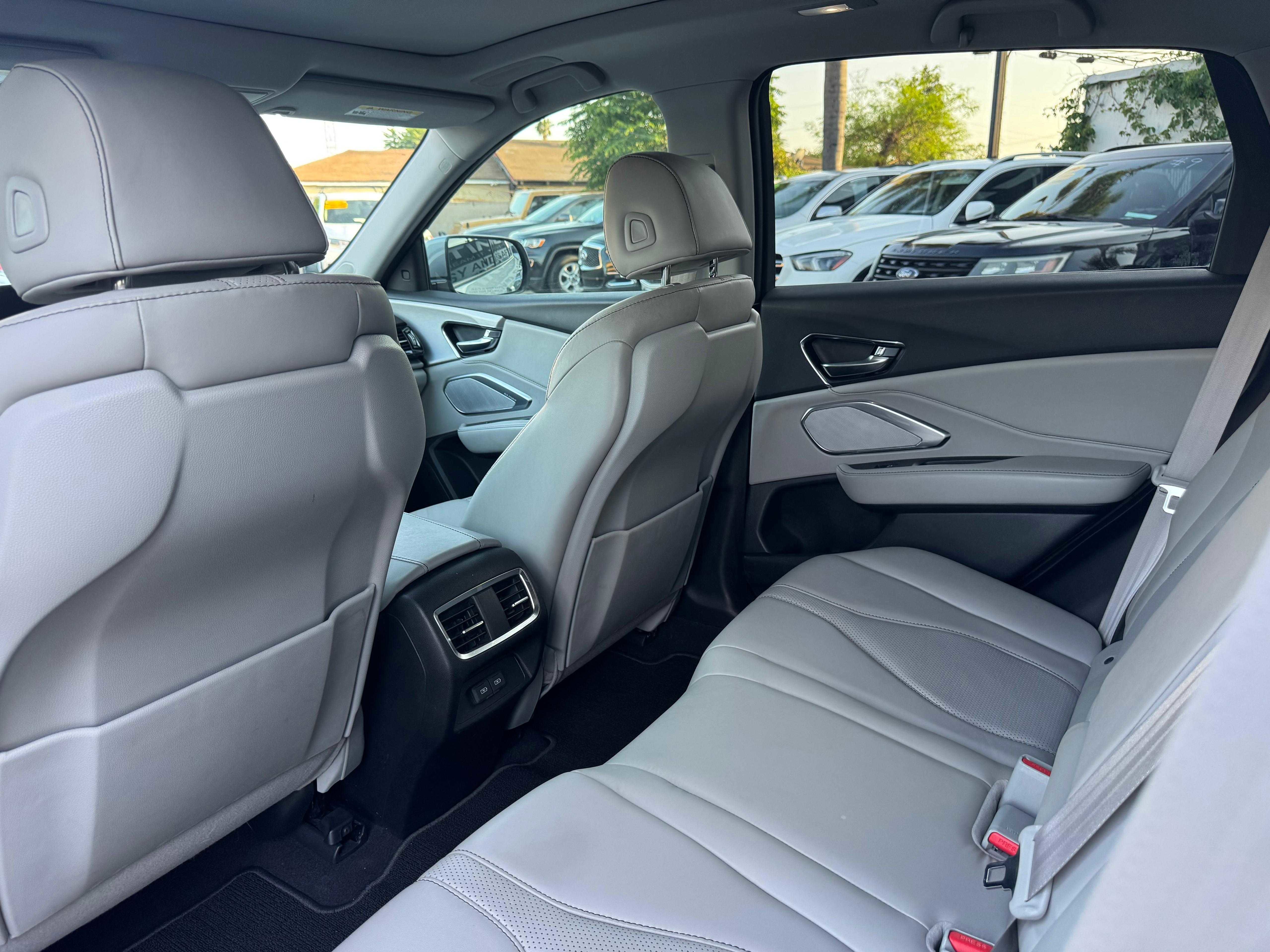 Vehicle image 46 of 83