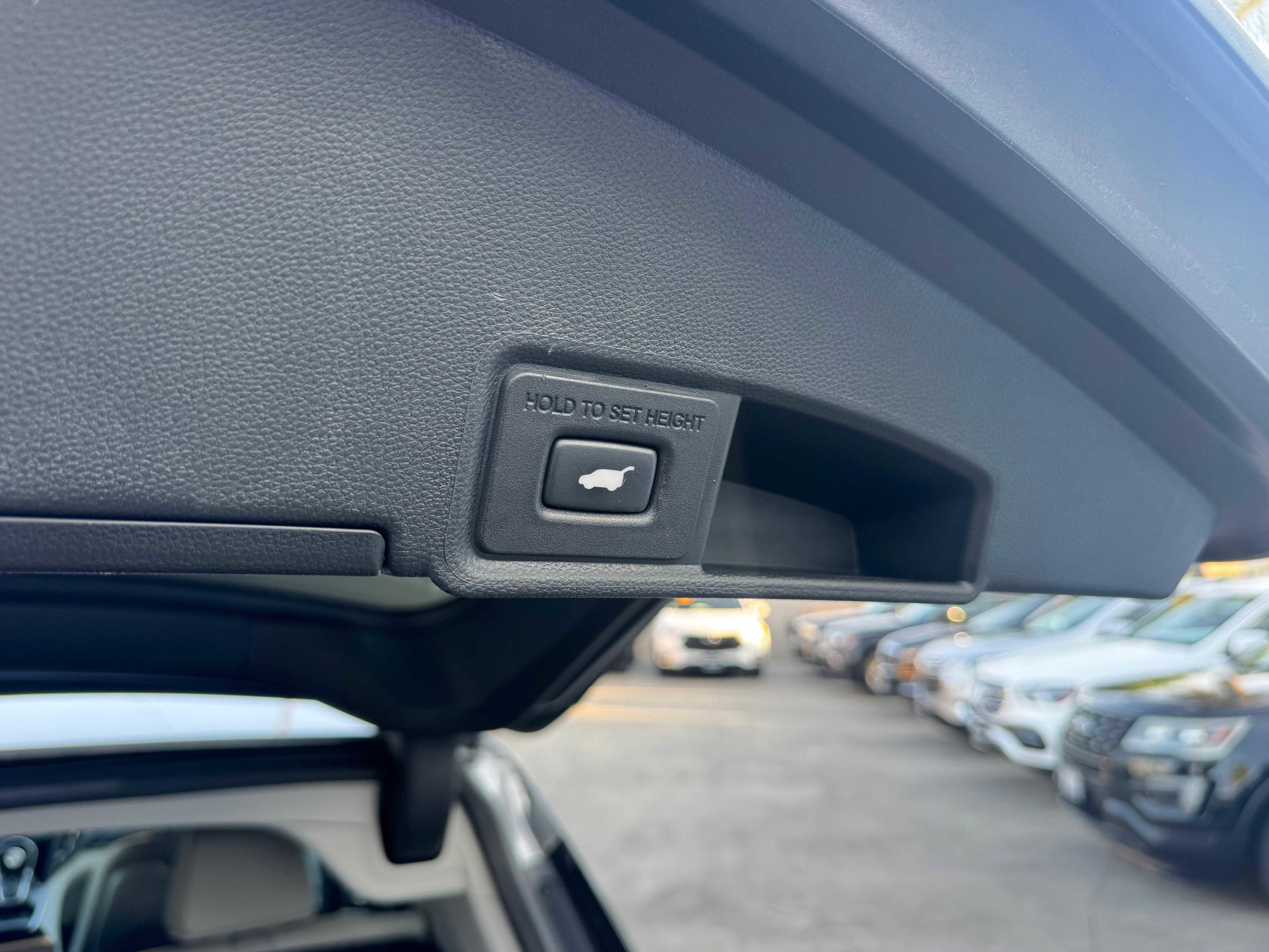 Vehicle image 22 of 83