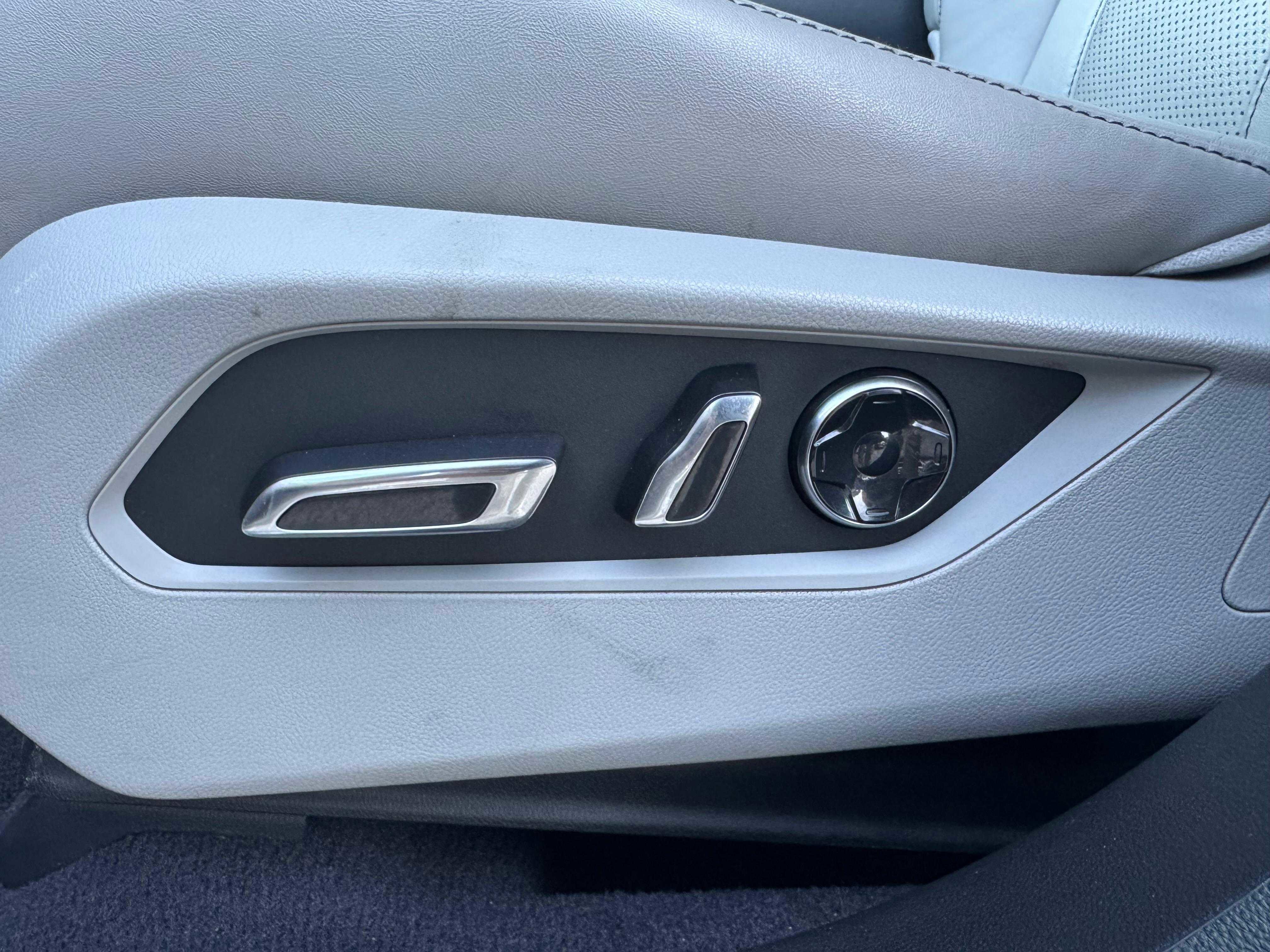 Vehicle image 24 of 83