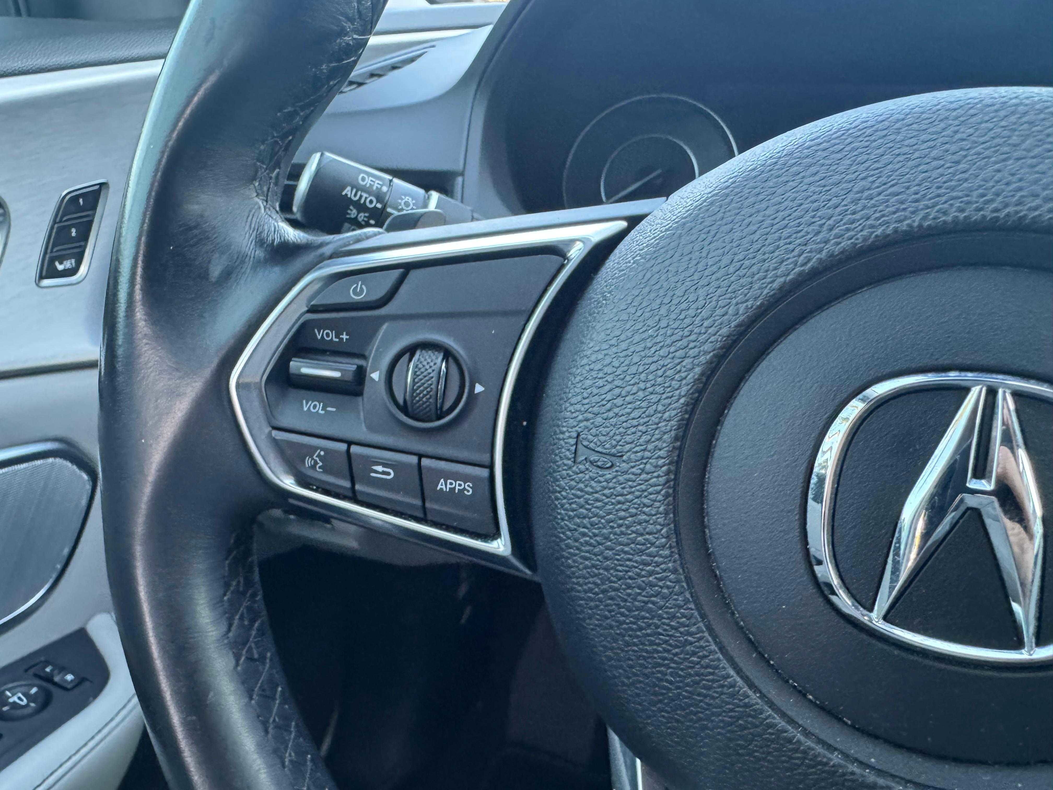Vehicle image 33 of 83
