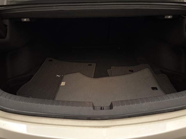 Vehicle image 10 of 28