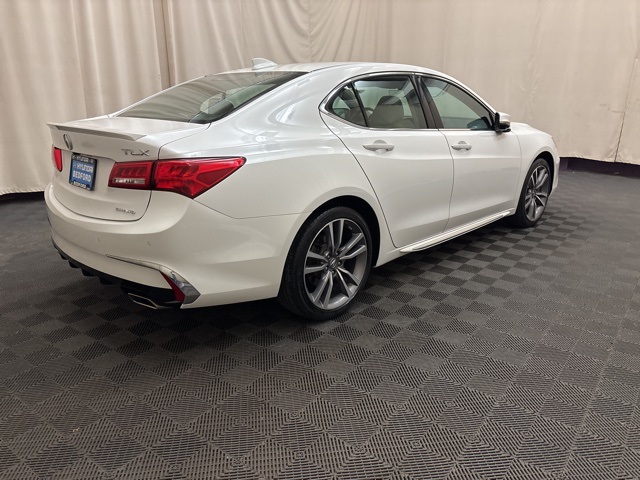 Vehicle image 6 of 28