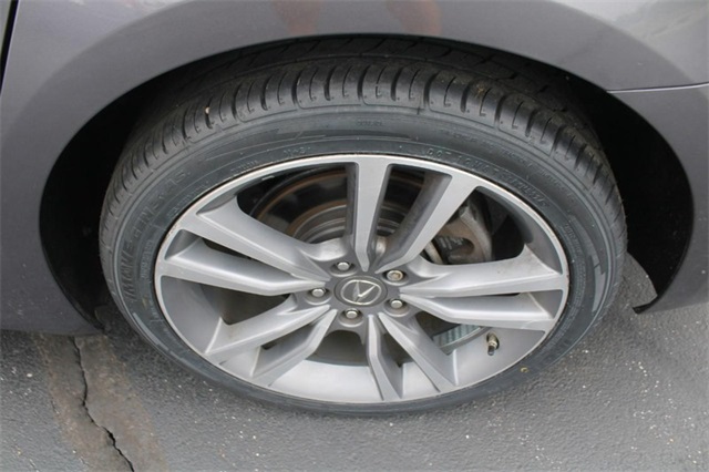 Vehicle image 9 of 23