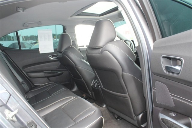 Vehicle image 10 of 23