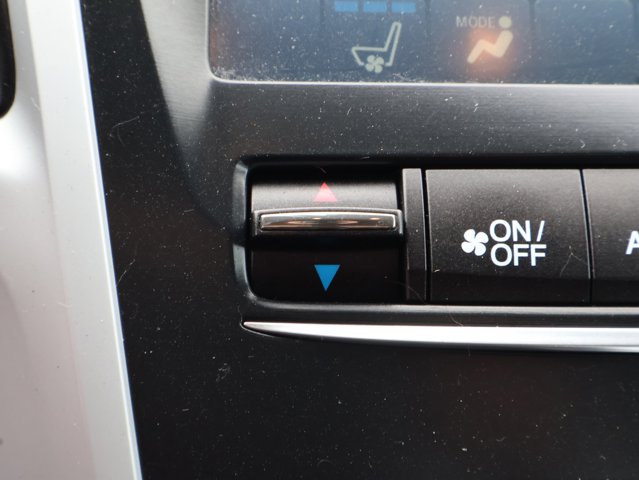 Vehicle image 32 of 57