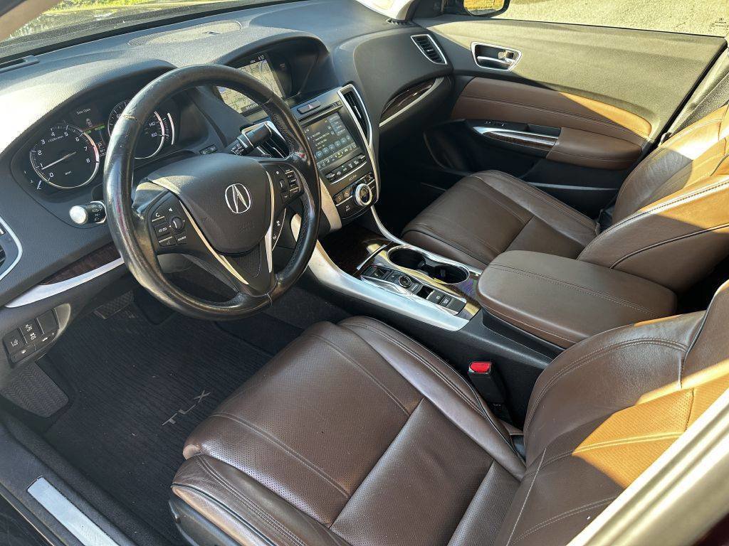 Vehicle image 9 of 14