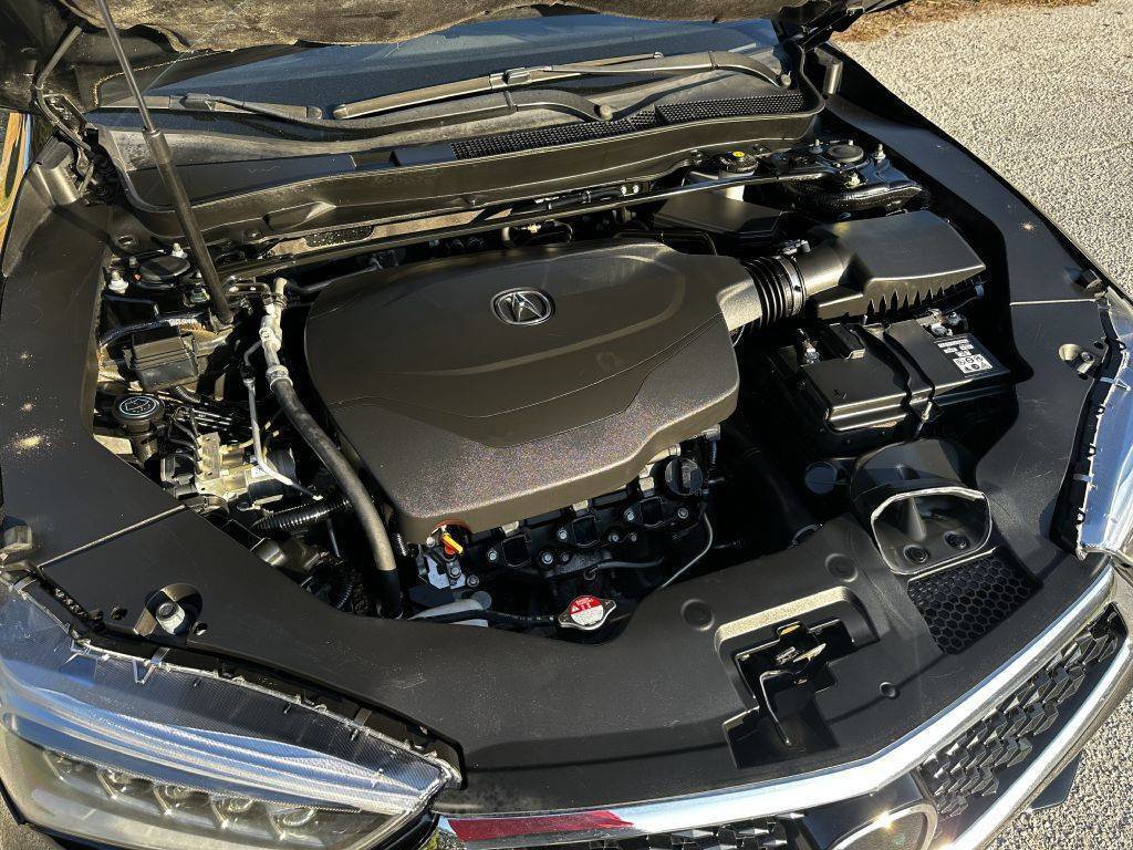 Vehicle image 8 of 14