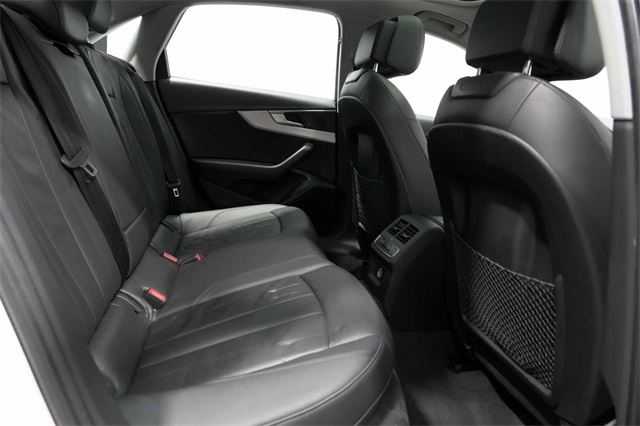 Vehicle image 10 of 30