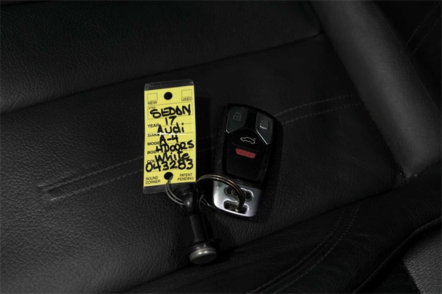 Vehicle image 24 of 30