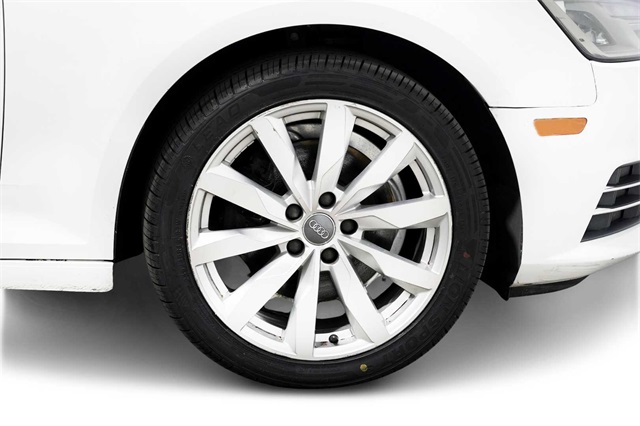 Vehicle image 8 of 30