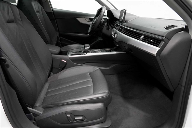 Vehicle image 12 of 30