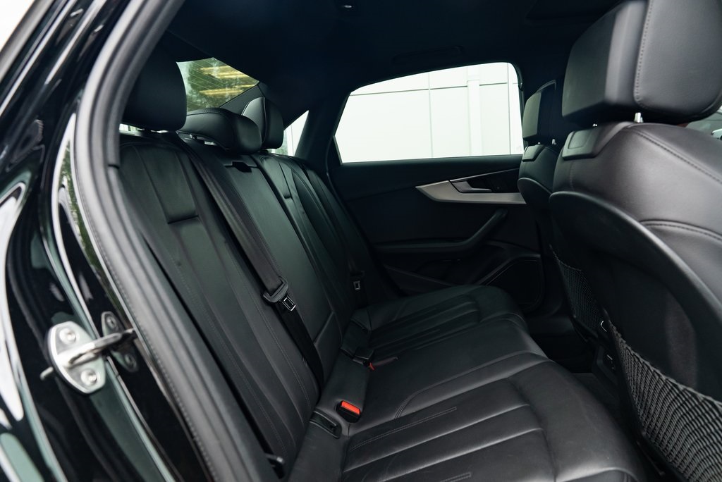 Vehicle image 26 of 29
