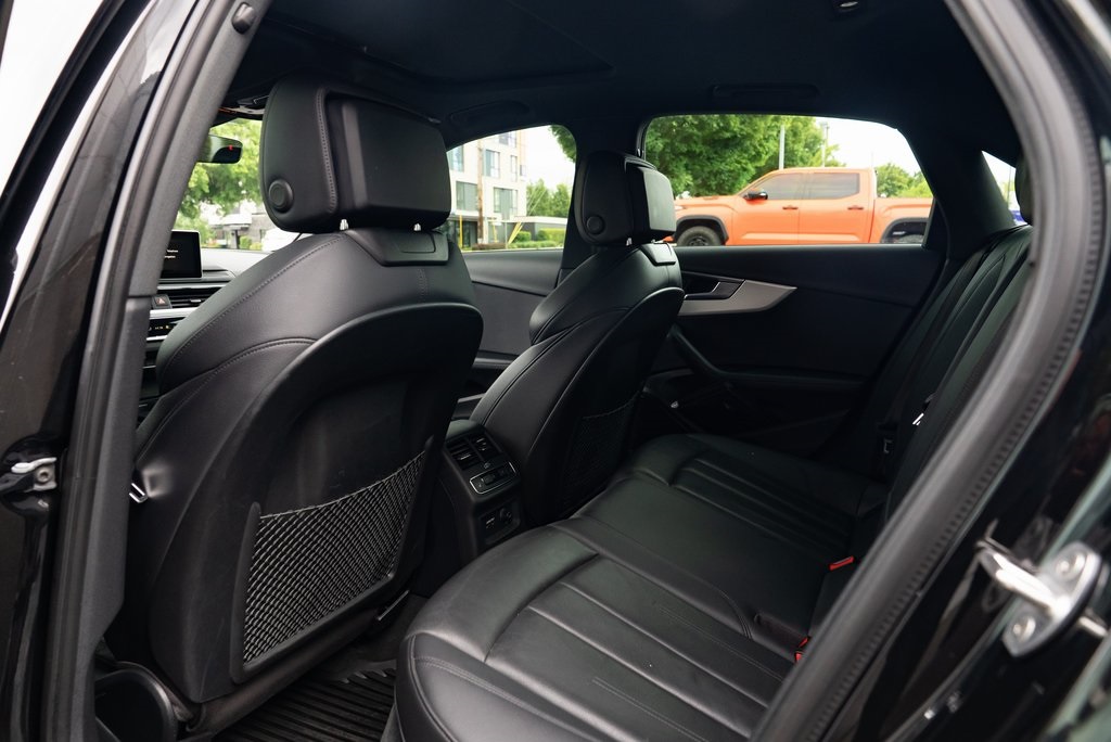 Vehicle image 25 of 29