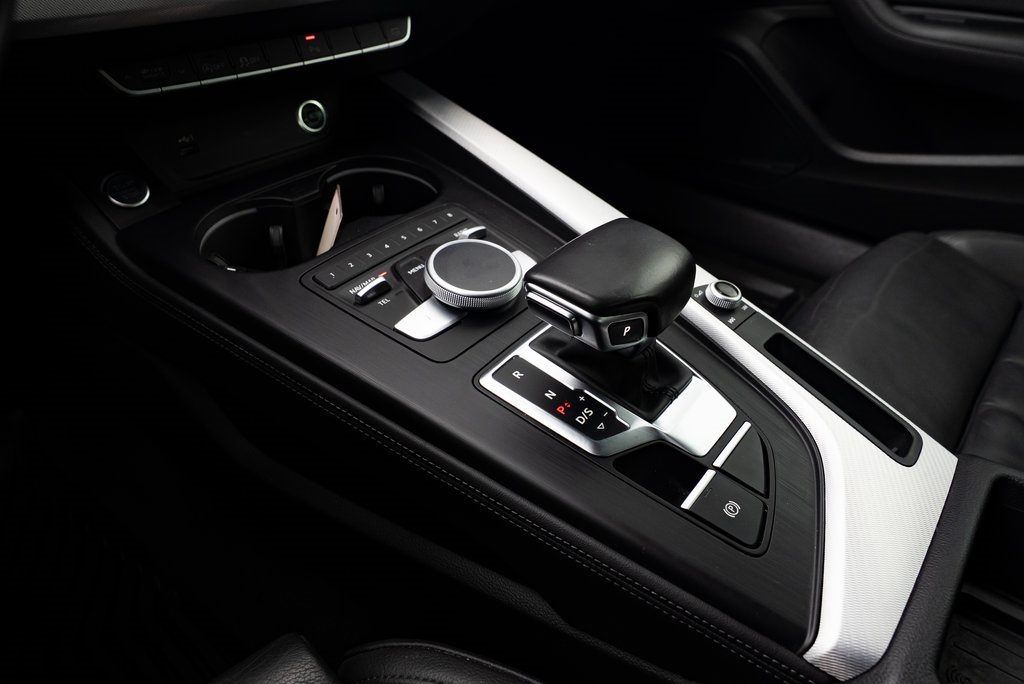 Vehicle image 20 of 29