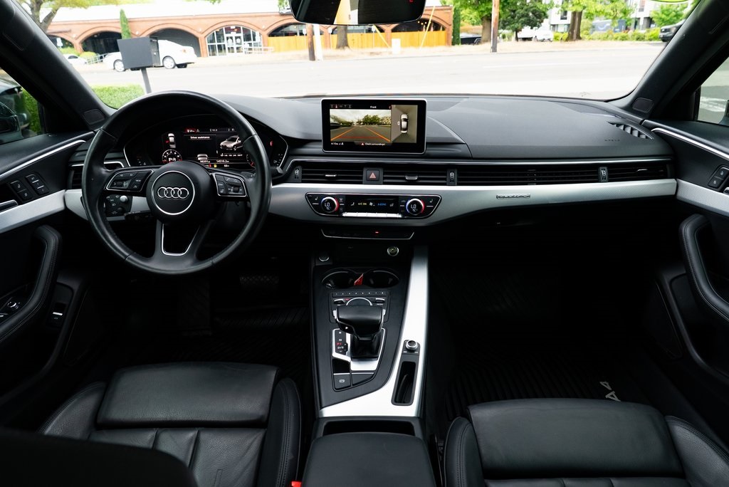 Vehicle image 10 of 29