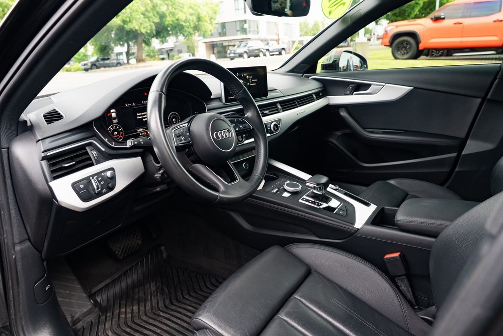 Vehicle image 23 of 29