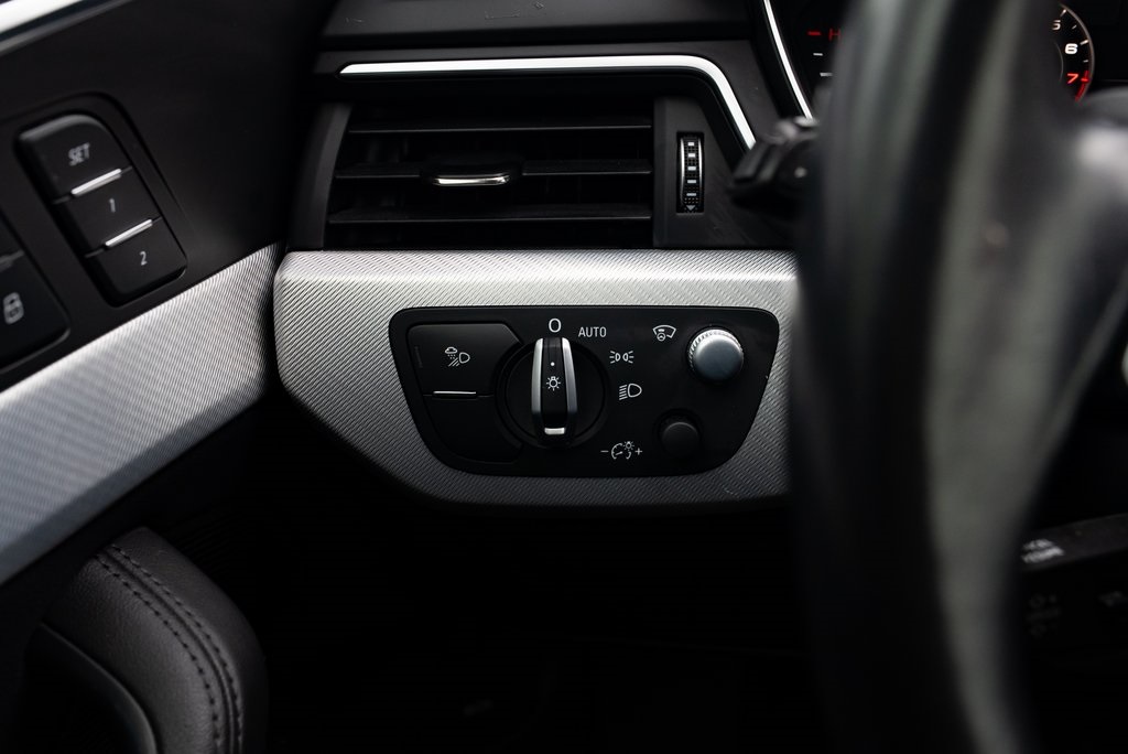Vehicle image 15 of 29