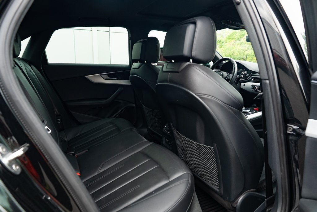 Vehicle image 27 of 29