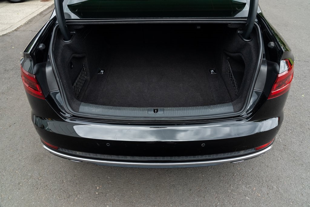Vehicle image 9 of 29