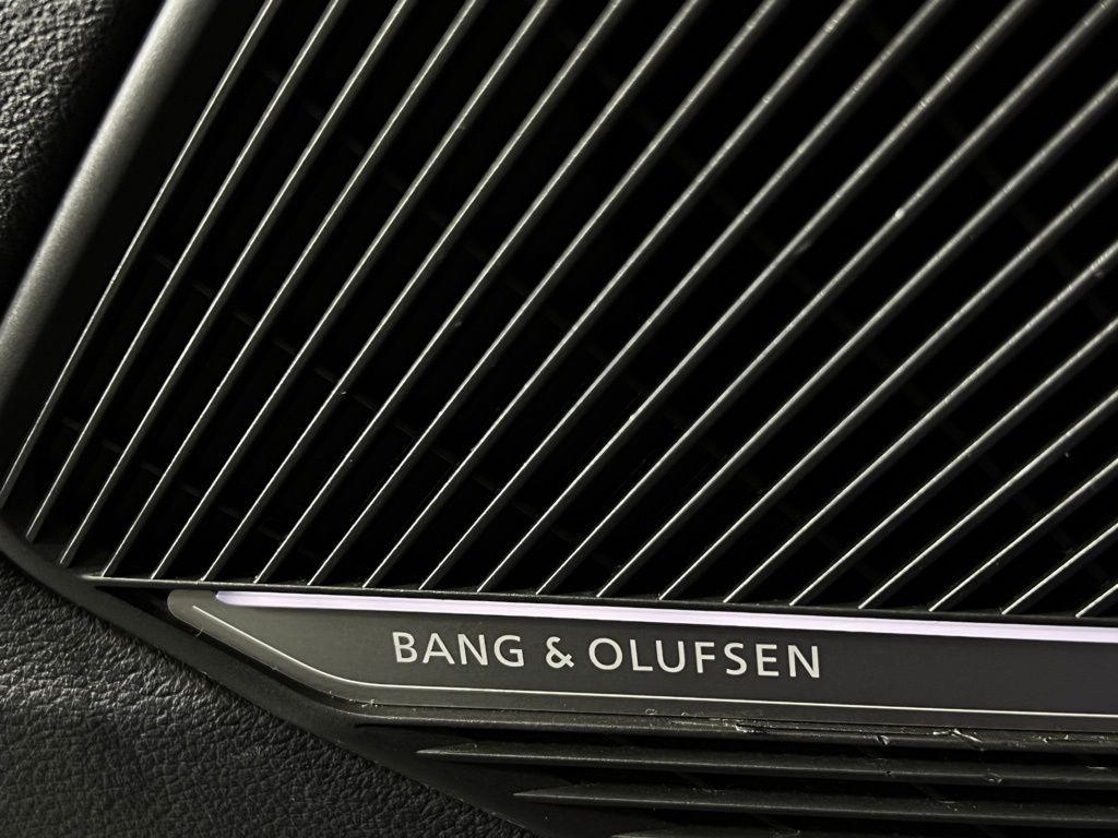Vehicle image 31 of 45