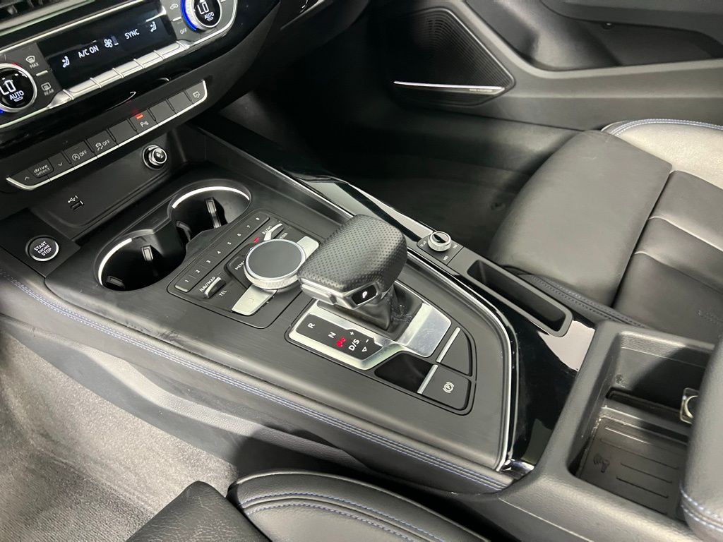 Vehicle image 23 of 45