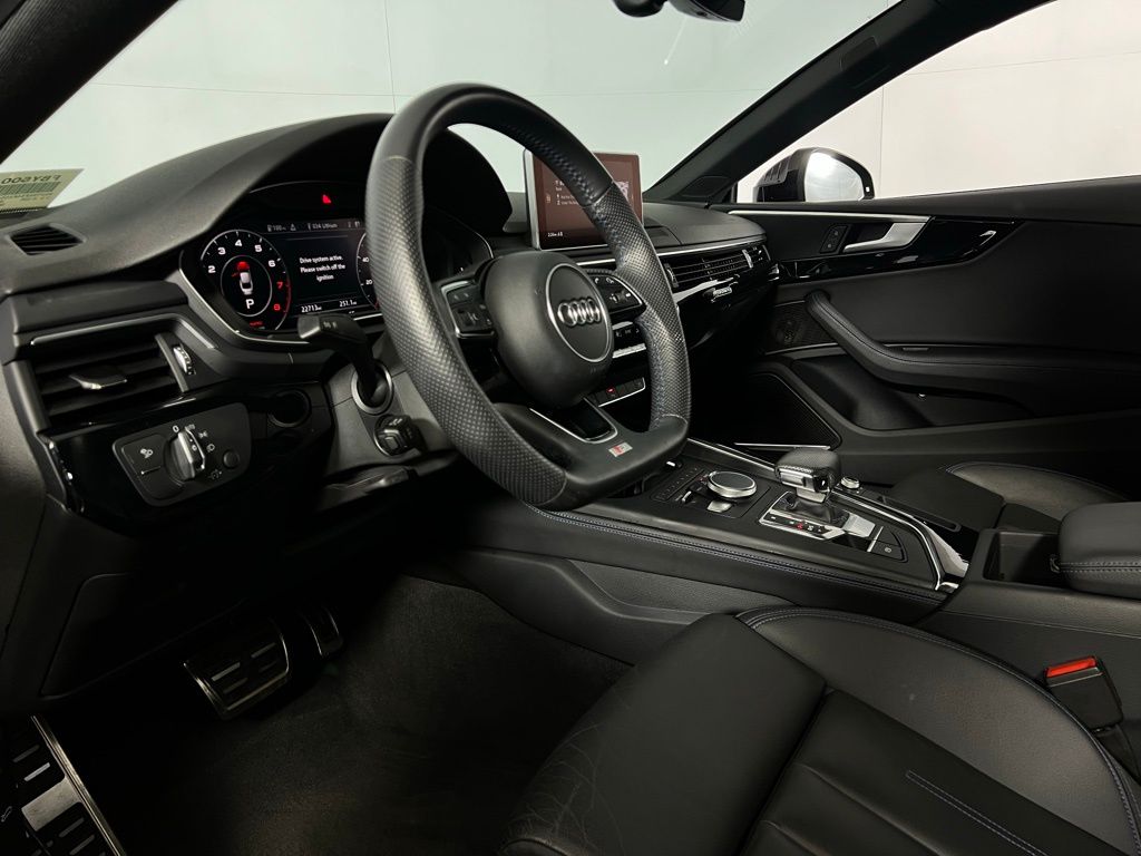 Vehicle image 17 of 45