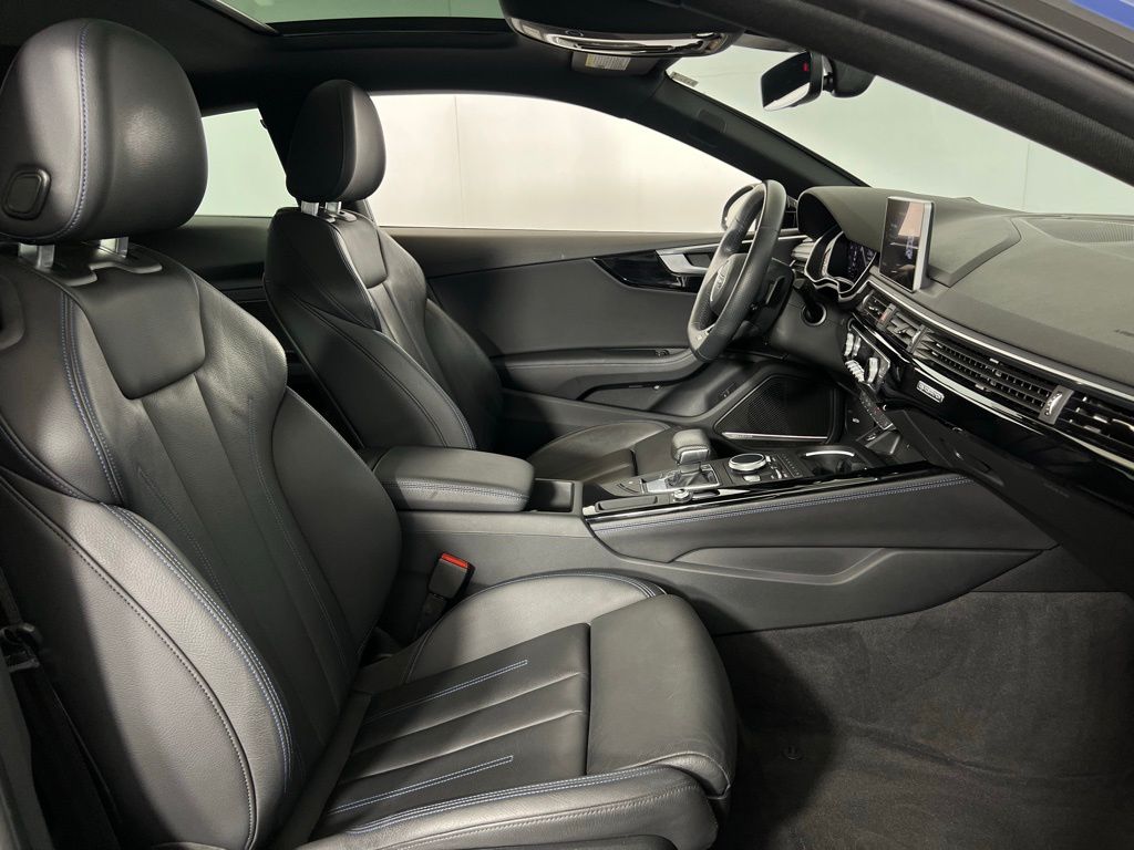 Vehicle image 14 of 45