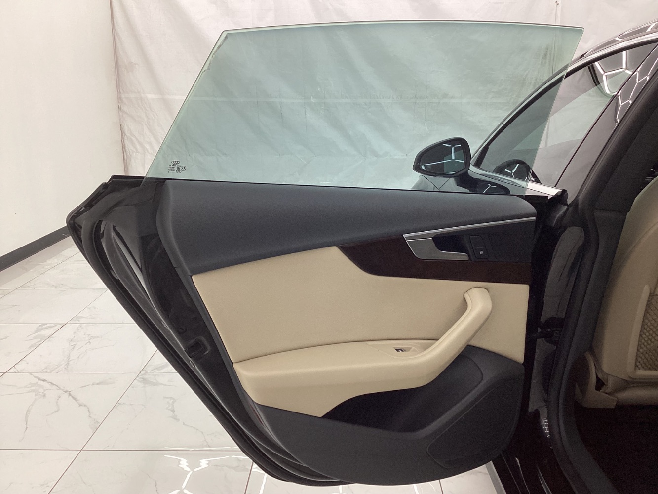 Vehicle image 22 of 51