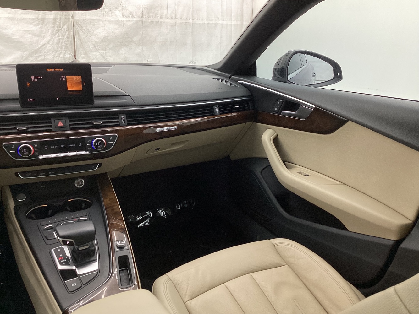 Vehicle image 25 of 51