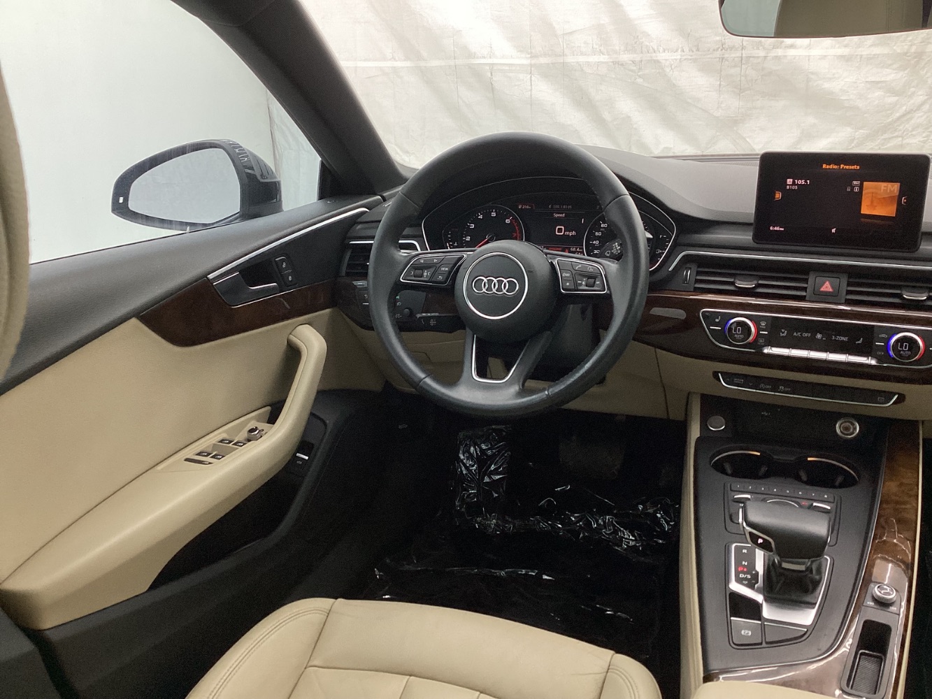 Vehicle image 27 of 51
