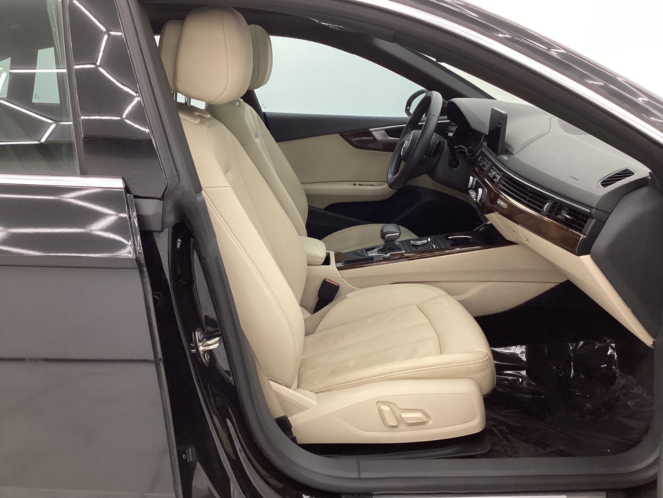 Vehicle image 13 of 51
