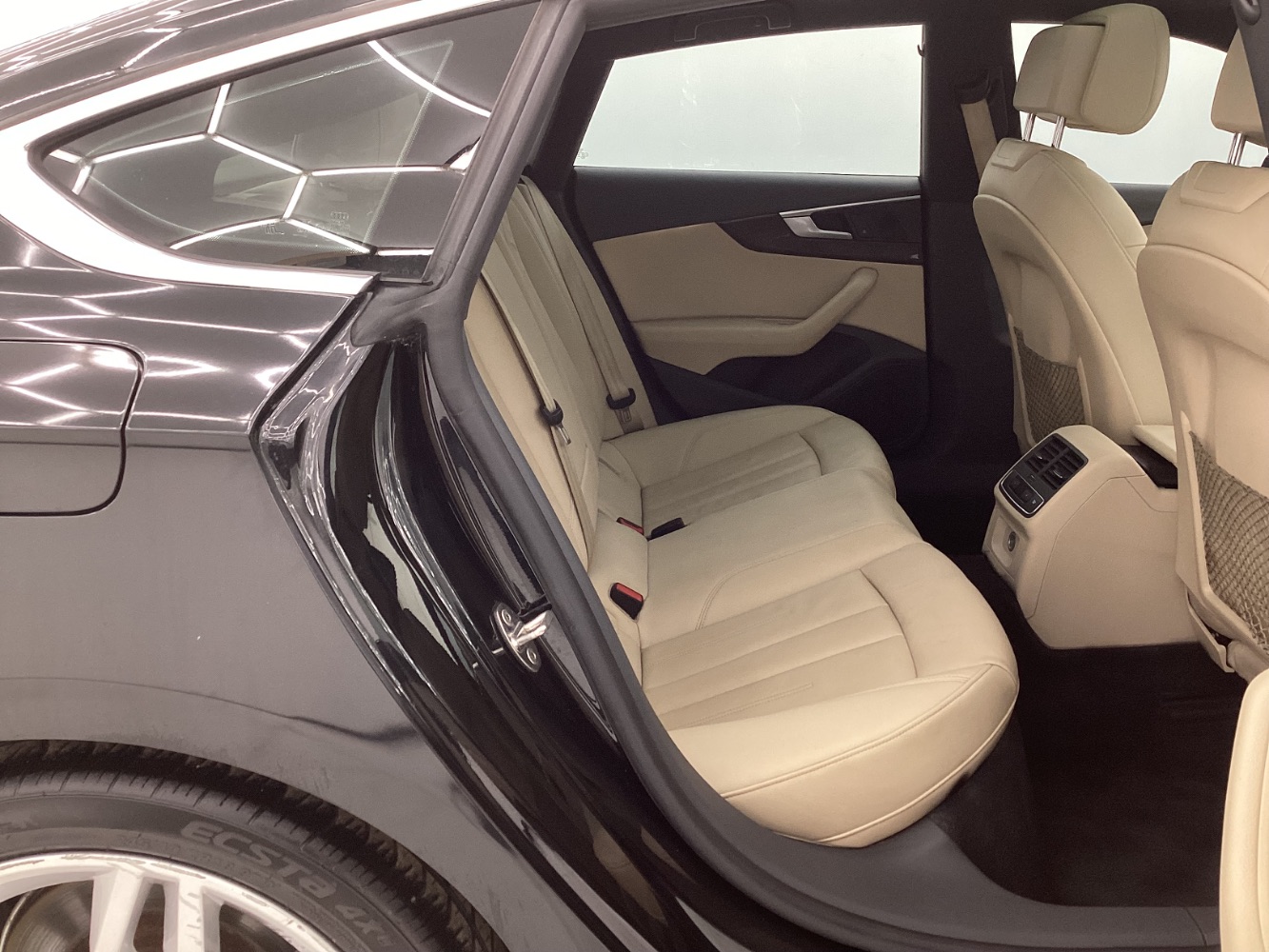 Vehicle image 19 of 51