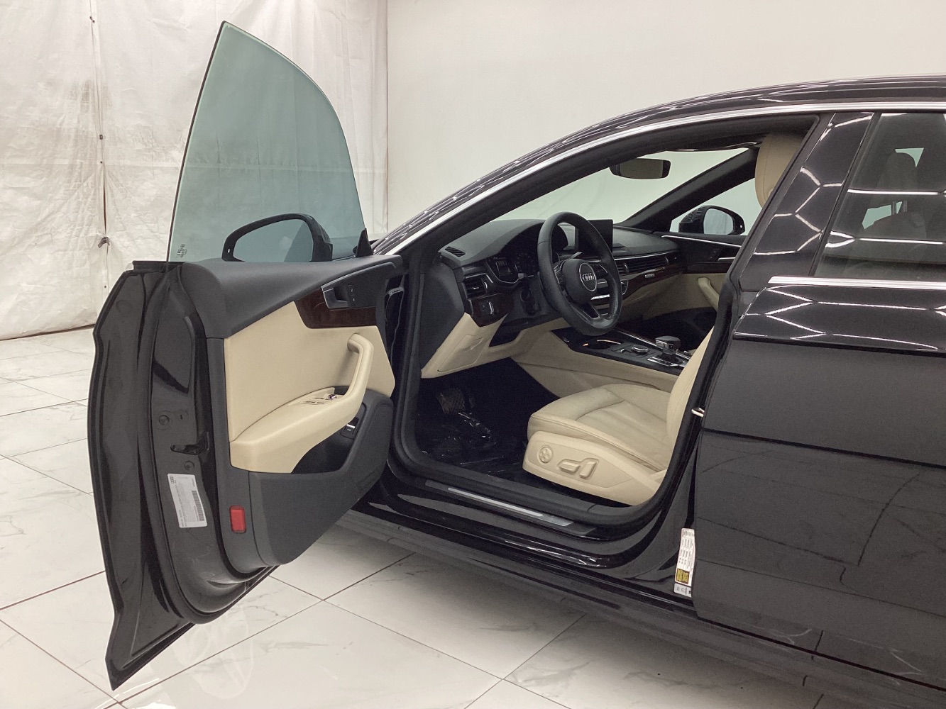 Vehicle image 14 of 51